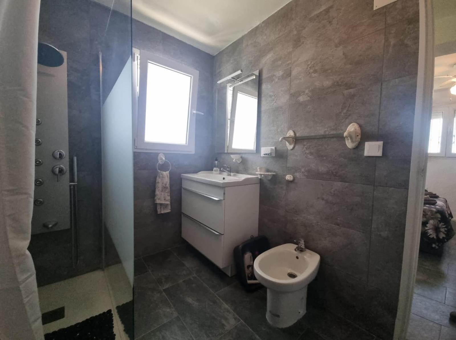 Private Room Ensuite With Balcony Chiclana de la Frontera Dış mekan fotoğraf